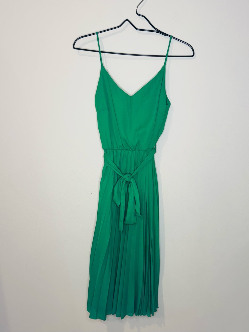 Mikey & Joey Green Pleated Midi Dress Size Small